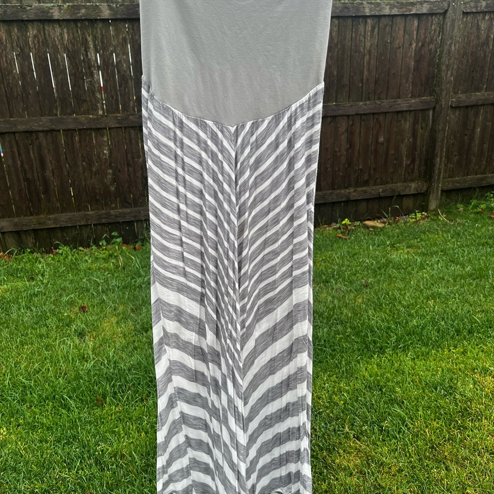 Motherhood Gray and White Striped Skirt